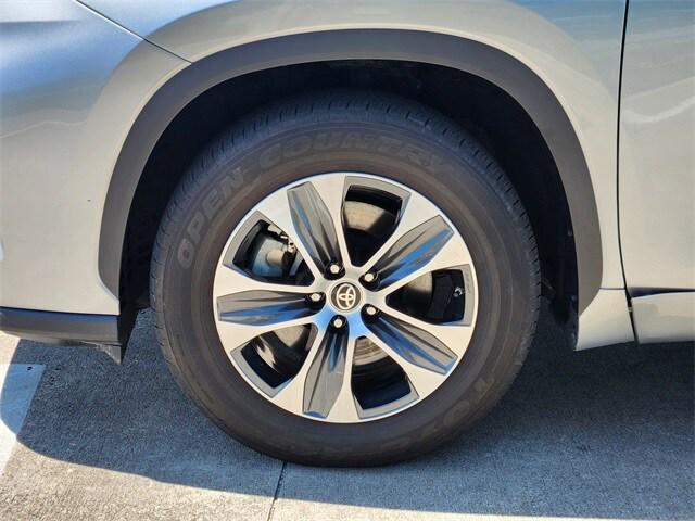 used 2024 Toyota Highlander car, priced at $40,795