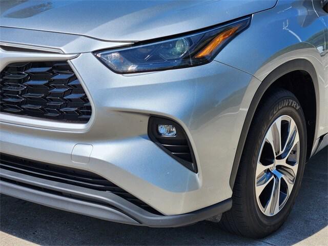 used 2024 Toyota Highlander car, priced at $40,795