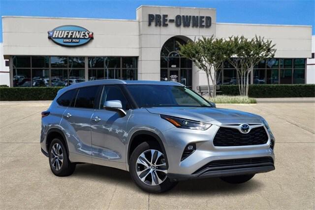 used 2024 Toyota Highlander car, priced at $40,795