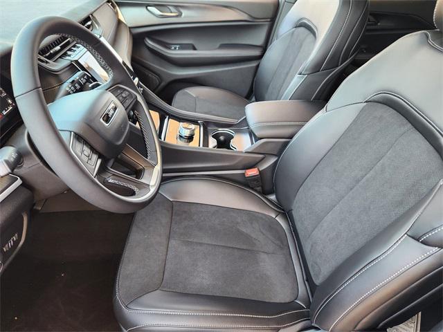 new 2025 Jeep Grand Cherokee car, priced at $42,880