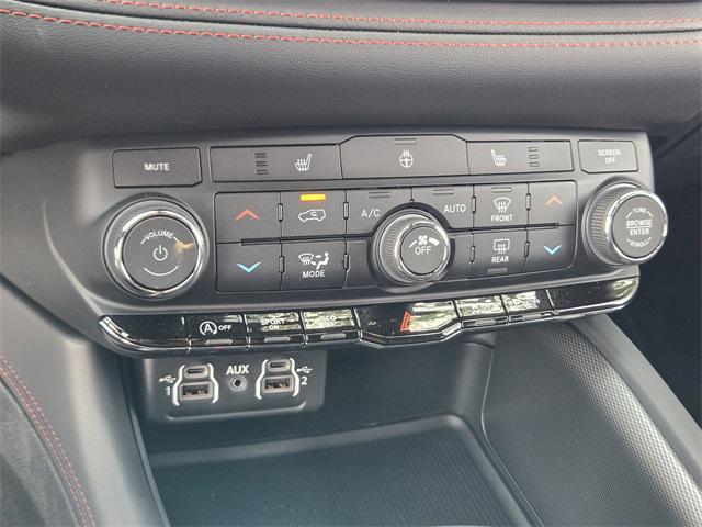 new 2025 Dodge Durango car, priced at $39,061