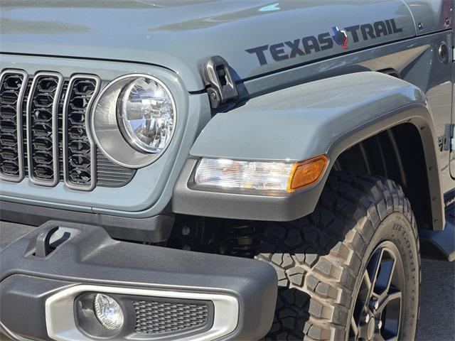 new 2025 Jeep Gladiator car, priced at $42,495