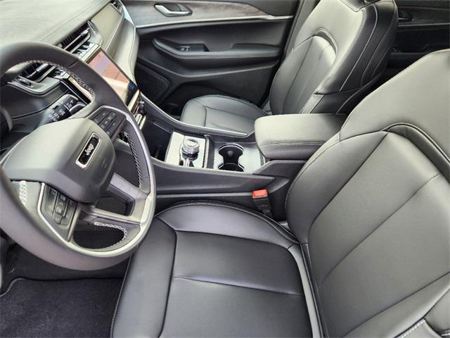 new 2025 Jeep Grand Cherokee car, priced at $42,906