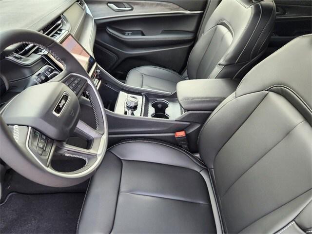 new 2025 Jeep Grand Cherokee car, priced at $46,520