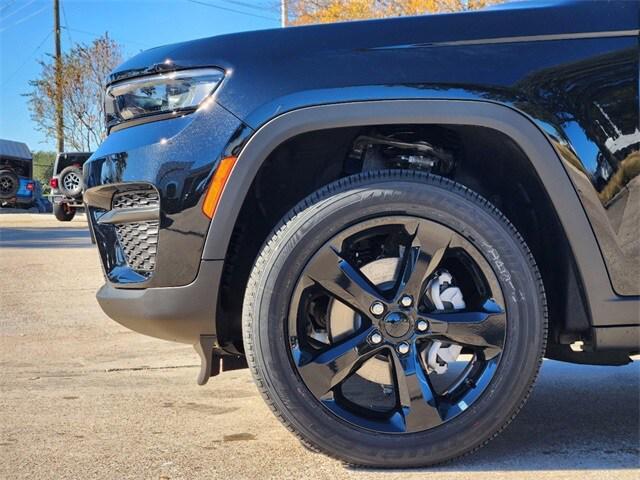 new 2025 Jeep Grand Cherokee car, priced at $46,175