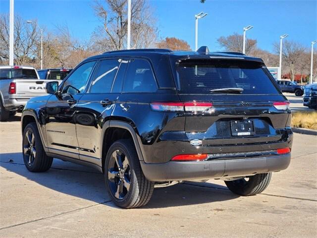 new 2025 Jeep Grand Cherokee car, priced at $46,175