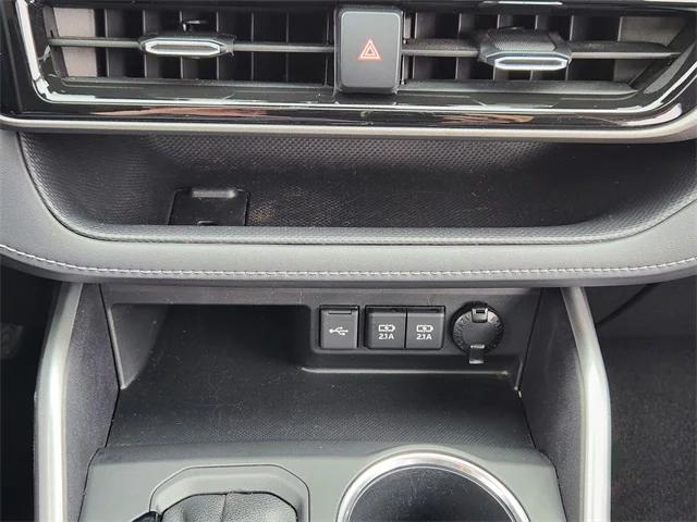 used 2021 Toyota Highlander car, priced at $31,995