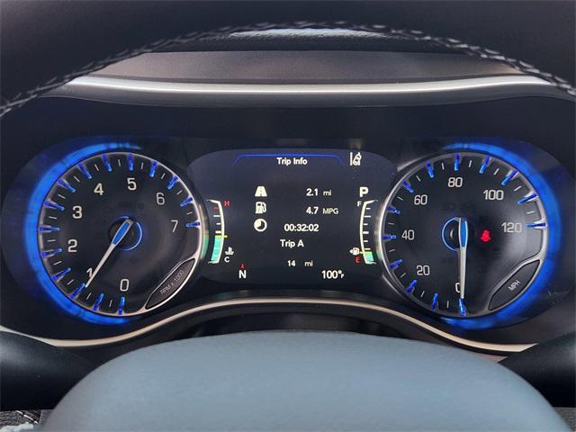 new 2025 Chrysler Pacifica car, priced at $43,970