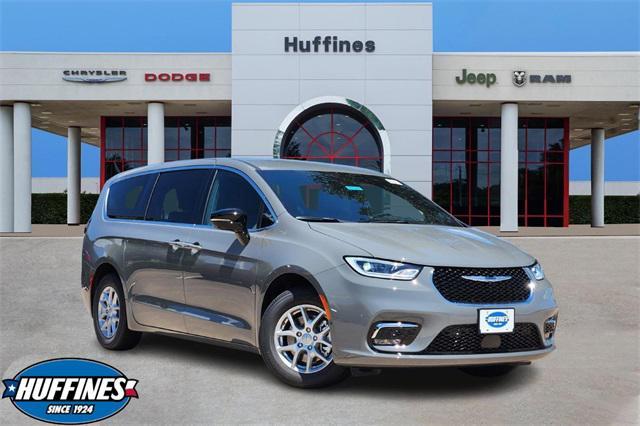 new 2025 Chrysler Pacifica car, priced at $43,970