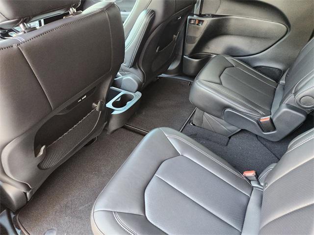 new 2025 Chrysler Pacifica car, priced at $43,970