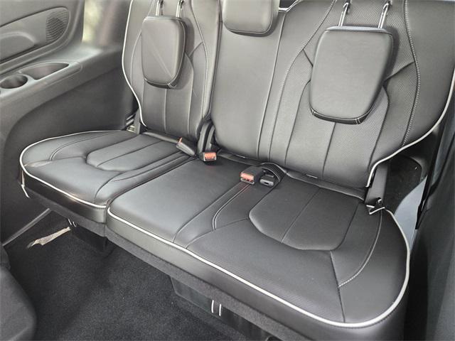 new 2025 Chrysler Pacifica Hybrid car, priced at $53,756