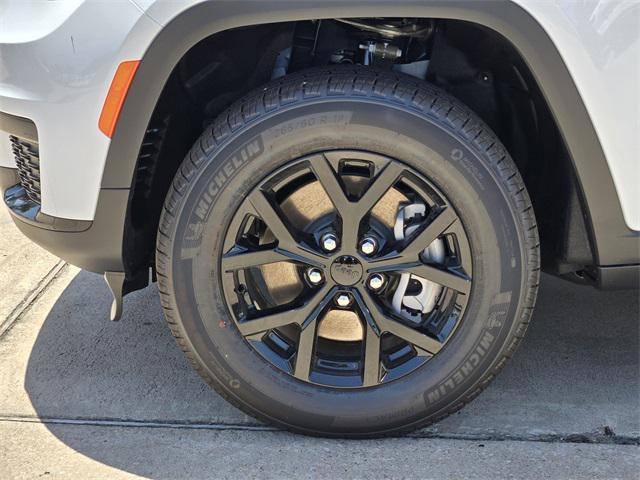 new 2025 Jeep Grand Cherokee L car, priced at $41,735