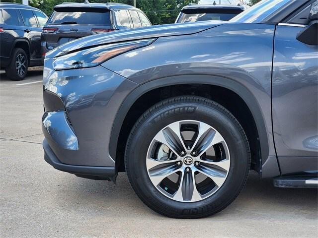 used 2024 Toyota Highlander car, priced at $43,016