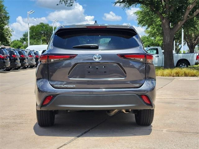 used 2024 Toyota Highlander car, priced at $43,016