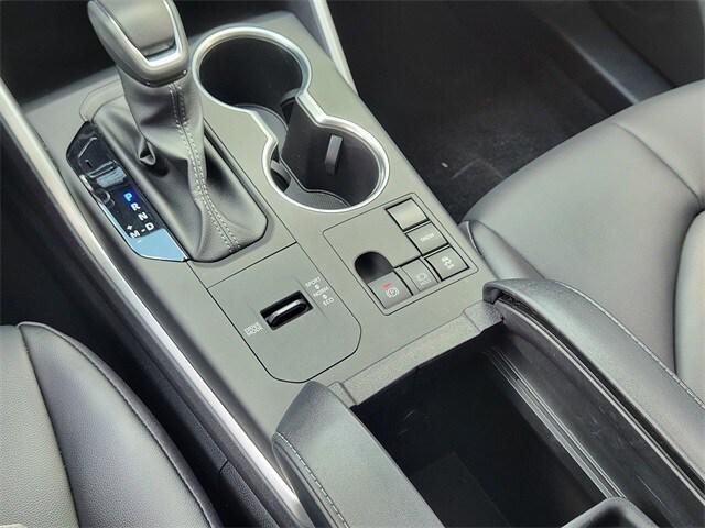 used 2024 Toyota Highlander car, priced at $43,016