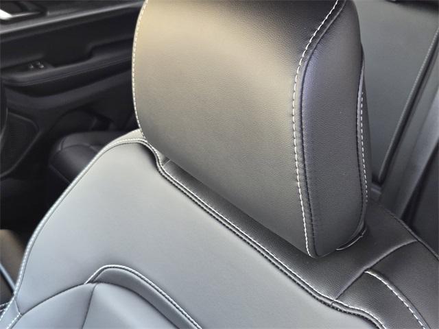 new 2025 Jeep Grand Cherokee car, priced at $43,016