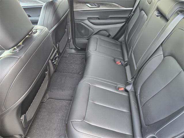 new 2025 Jeep Grand Cherokee car, priced at $43,016
