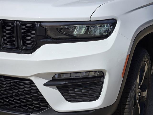 new 2025 Jeep Grand Cherokee car, priced at $43,016