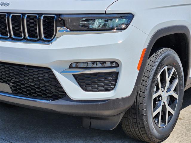 new 2025 Jeep Grand Cherokee car, priced at $43,715