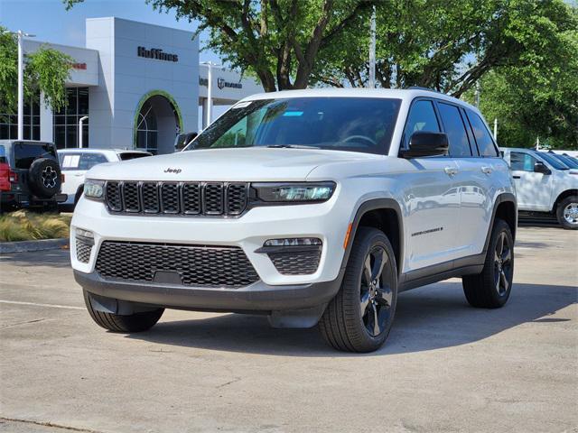 new 2025 Jeep Grand Cherokee car, priced at $43,969
