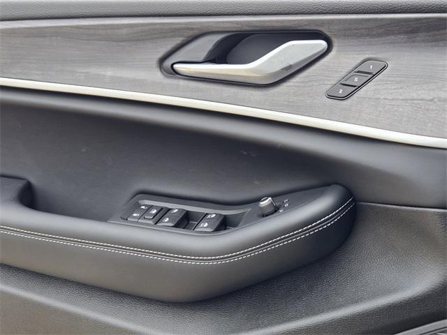 new 2025 Jeep Grand Cherokee L car, priced at $43,672