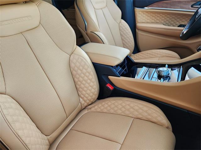 new 2025 Jeep Grand Cherokee car, priced at $68,175