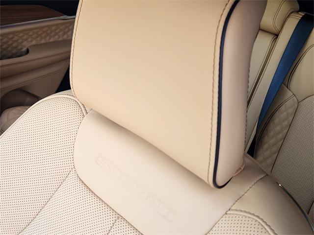 new 2025 Jeep Grand Cherokee car, priced at $68,175