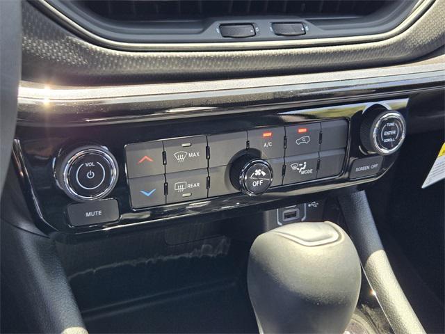 new 2025 Jeep Compass car, priced at $30,288
