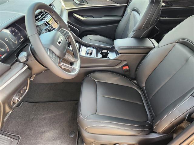 new 2025 Jeep Grand Cherokee car, priced at $47,381
