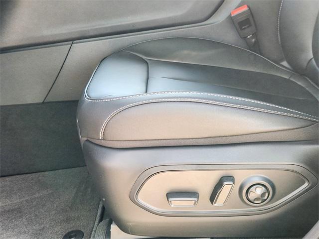 new 2025 Jeep Grand Cherokee car, priced at $47,381