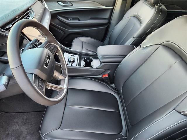 new 2025 Jeep Grand Cherokee car, priced at $45,756