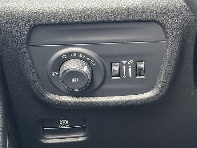 new 2025 Jeep Grand Cherokee car, priced at $45,388