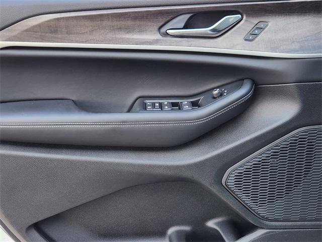 new 2025 Jeep Grand Cherokee car, priced at $45,388