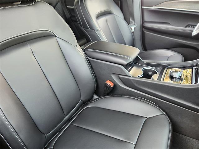 new 2025 Jeep Grand Cherokee car, priced at $45,388