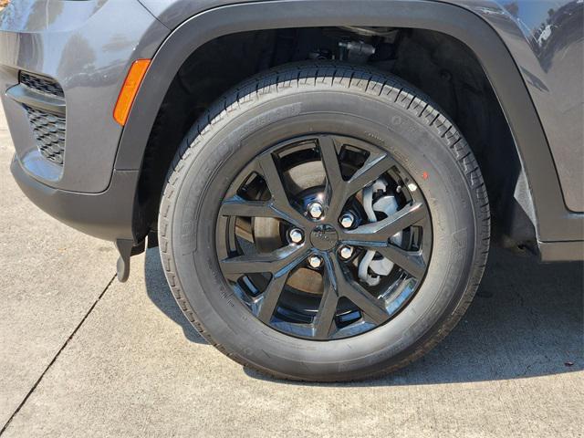 new 2025 Jeep Grand Cherokee car, priced at $43,030