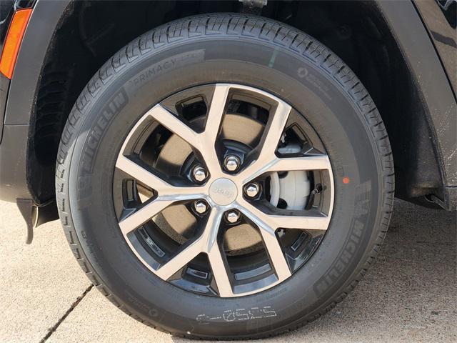 new 2025 Jeep Grand Cherokee car, priced at $43,656