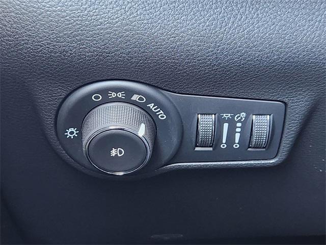 new 2025 Jeep Compass car, priced at $28,090