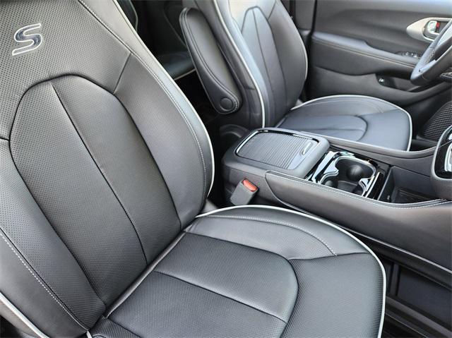new 2025 Chrysler Pacifica Hybrid car, priced at $50,364