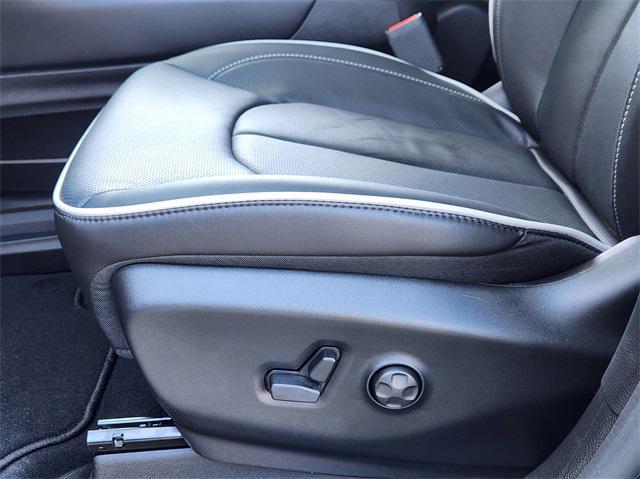 new 2025 Chrysler Pacifica Hybrid car, priced at $50,364