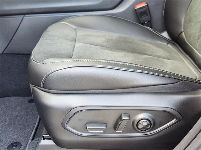 new 2025 Jeep Grand Cherokee car, priced at $38,680