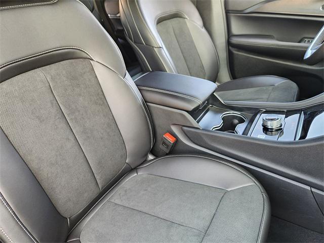 new 2025 Jeep Grand Cherokee car, priced at $38,680