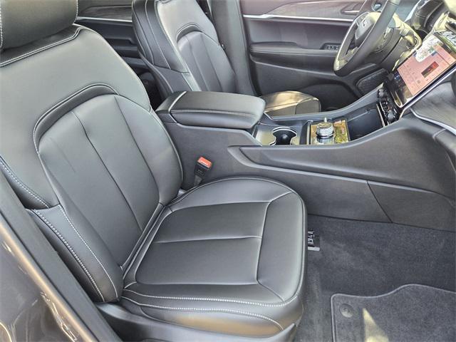 new 2025 Jeep Grand Cherokee L car, priced at $43,672