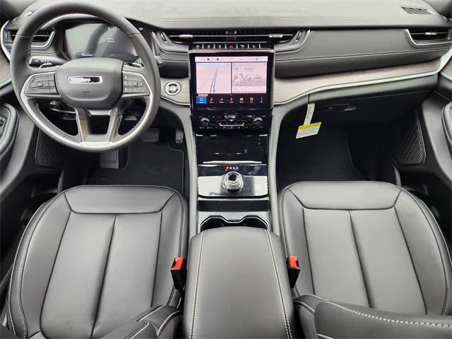 new 2025 Jeep Grand Cherokee car, priced at $41,540