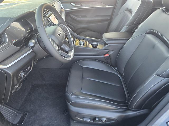 new 2025 Jeep Grand Cherokee car, priced at $45,470