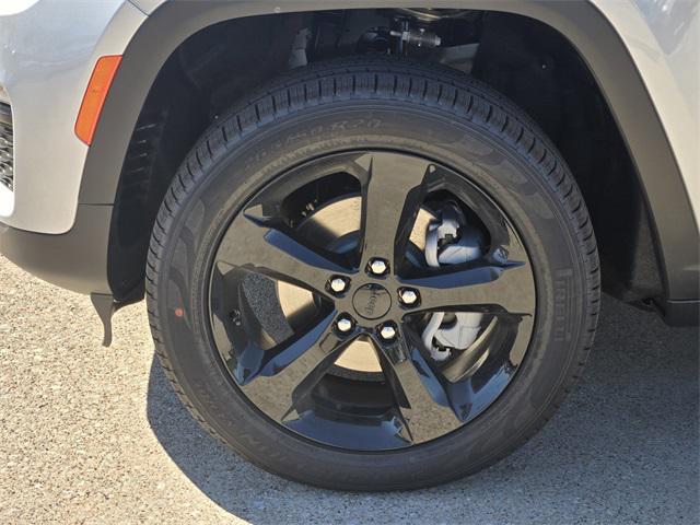 new 2025 Jeep Grand Cherokee car, priced at $45,470
