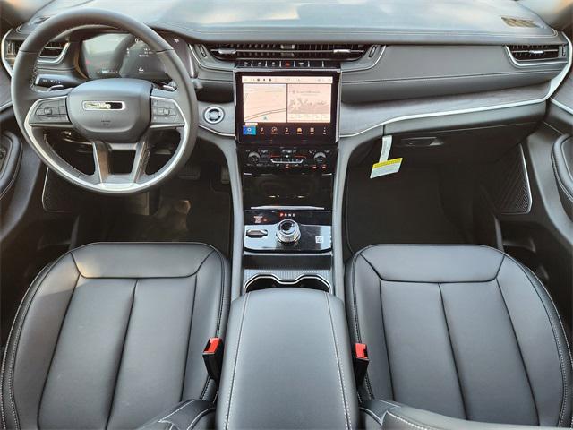 new 2025 Jeep Grand Cherokee car, priced at $45,570