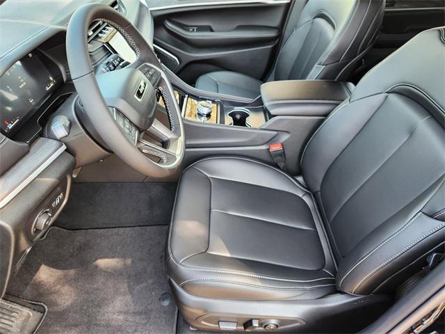 new 2025 Jeep Grand Cherokee car, priced at $45,570