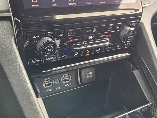 new 2025 Jeep Grand Cherokee car, priced at $41,611