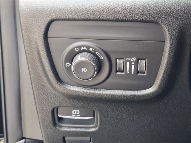 new 2025 Jeep Grand Cherokee car, priced at $41,611