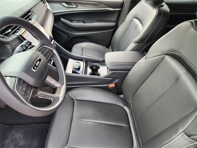 new 2025 Jeep Grand Cherokee car, priced at $41,244